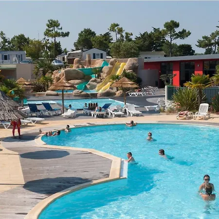 Mobil A Pour 4 Personnes Avec Terrasse - Api-1-52-1459 Campingplatz *