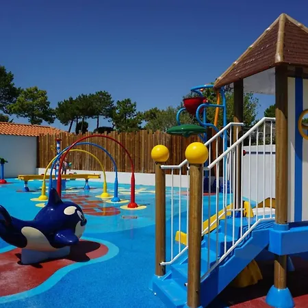 Mobil à Pour 4 Personnes Avec Terrasse - Api-1-52-1459 *