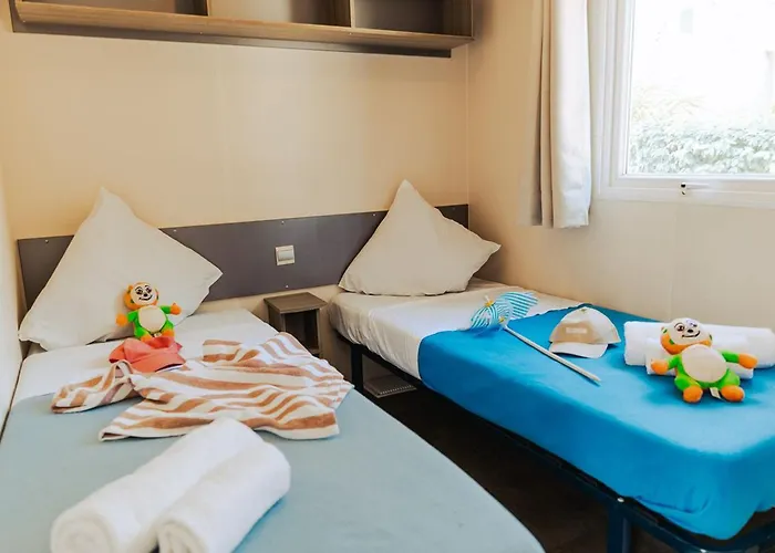 Mobil à Pour 4 Personnes Avec Terrasse - Api-1-52-1459 Camping Saint-Jean-de-Monts