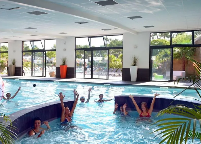 Camping Mobil à Pour 4 Personnes Avec Terrasse - Api-1-52-1459 *