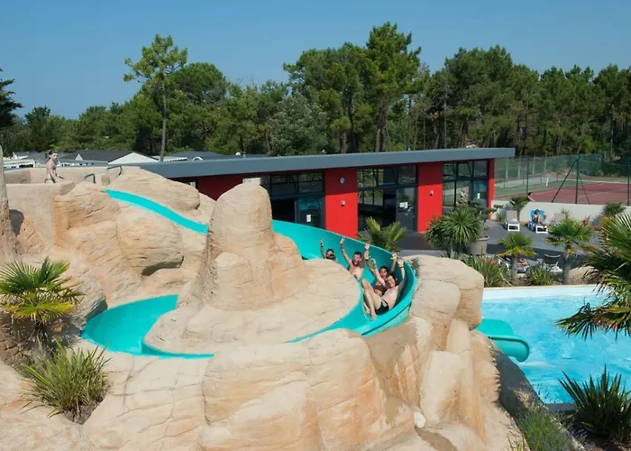 Mobil à Pour 4 Personnes Avec Terrasse - Api-1-52-1459 Camping Saint-Jean-de-Monts