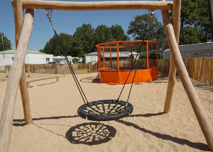 Mobil à Pour 4 Personnes Avec Terrasse - Api-1-52-1459 Saint-Jean-de-Monts