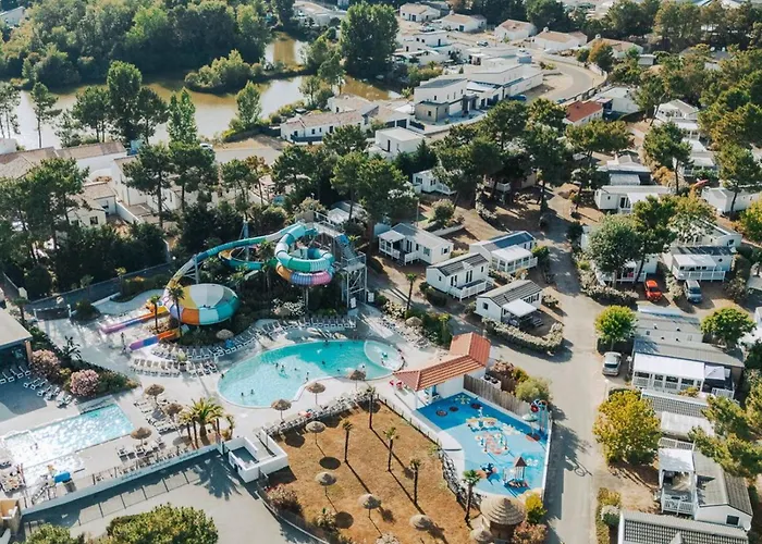 Camping Mobil à Pour 4 Personnes Avec Terrasse - Api-1-52-1459 *