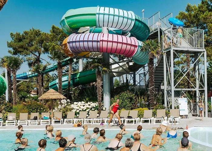 Mobil à Pour 4 Personnes Avec Terrasse - Api-1-52-1459 * Saint-Jean-de-Monts